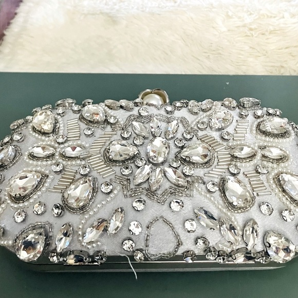 Crystal Covered Clutch w/Silver Chain New